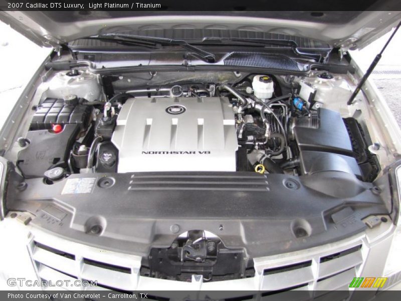 Light Platinum / Titanium 2007 Cadillac DTS Luxury