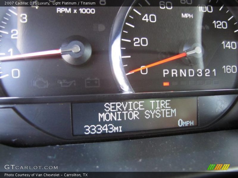 Light Platinum / Titanium 2007 Cadillac DTS Luxury