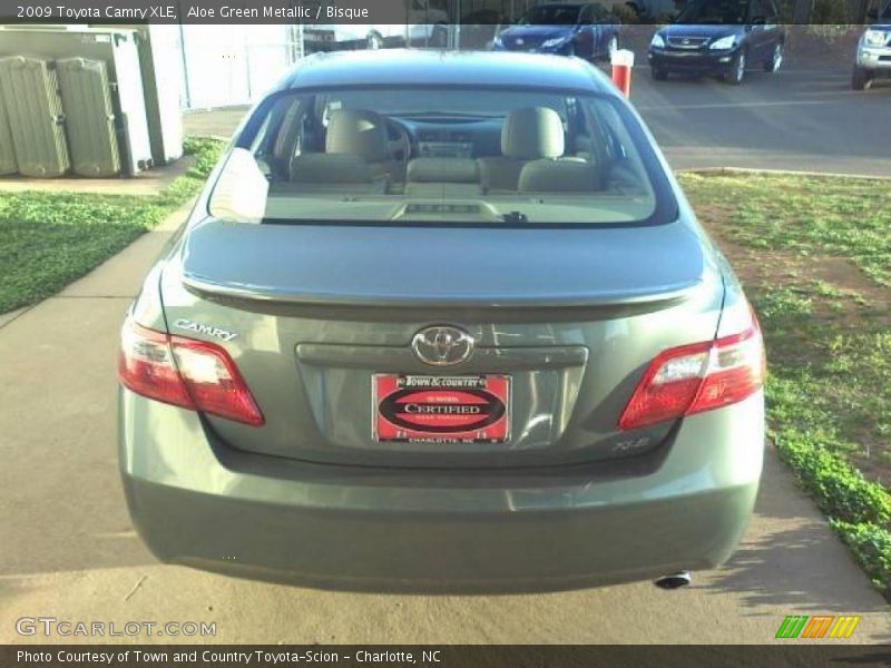 Aloe Green Metallic / Bisque 2009 Toyota Camry XLE