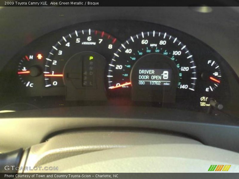 Aloe Green Metallic / Bisque 2009 Toyota Camry XLE