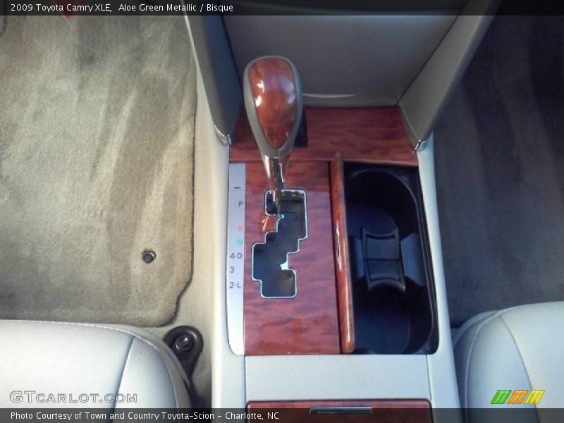 Aloe Green Metallic / Bisque 2009 Toyota Camry XLE