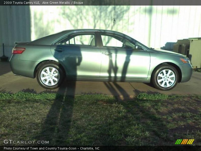 Aloe Green Metallic / Bisque 2009 Toyota Camry XLE