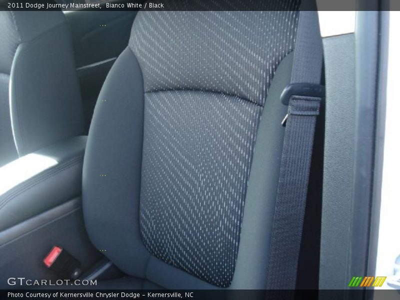 Bianco White / Black 2011 Dodge Journey Mainstreet