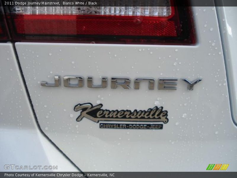 Bianco White / Black 2011 Dodge Journey Mainstreet