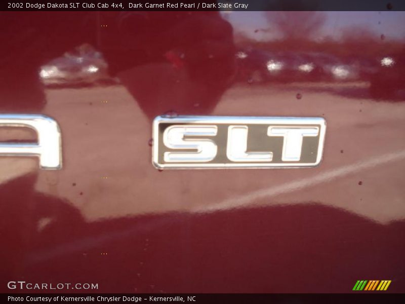  2002 Dakota SLT Club Cab 4x4 Logo