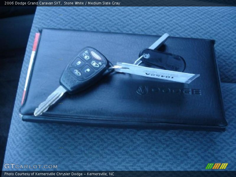 Stone White / Medium Slate Gray 2006 Dodge Grand Caravan SXT