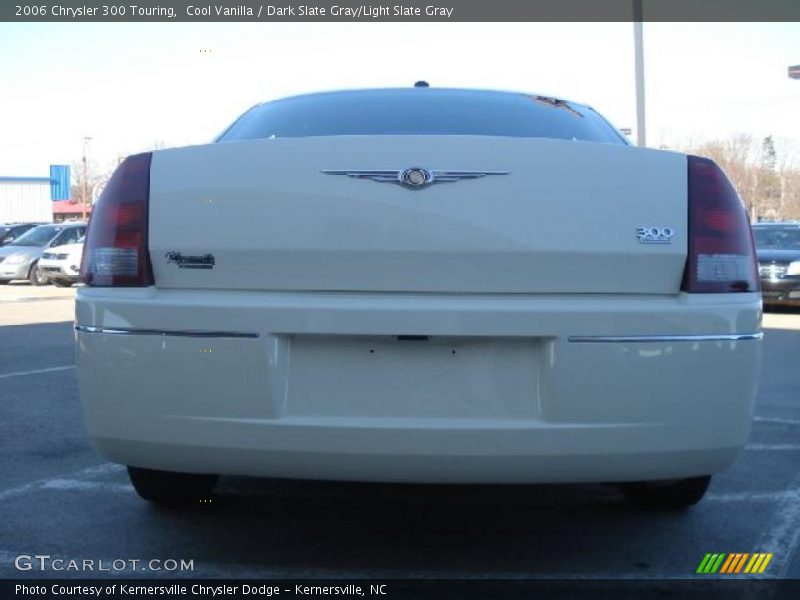 Cool Vanilla / Dark Slate Gray/Light Slate Gray 2006 Chrysler 300 Touring