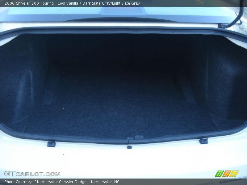 Cool Vanilla / Dark Slate Gray/Light Slate Gray 2006 Chrysler 300 Touring