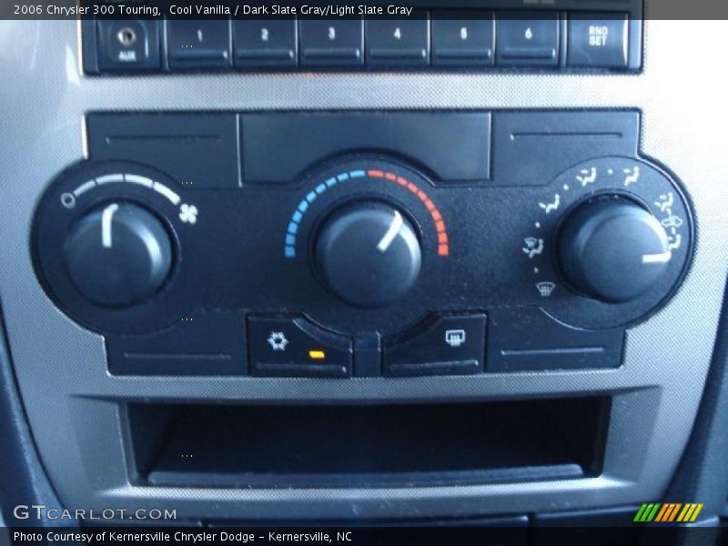 Cool Vanilla / Dark Slate Gray/Light Slate Gray 2006 Chrysler 300 Touring