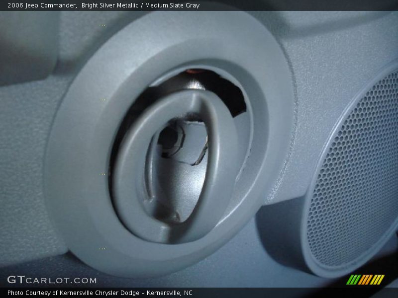 Bright Silver Metallic / Medium Slate Gray 2006 Jeep Commander