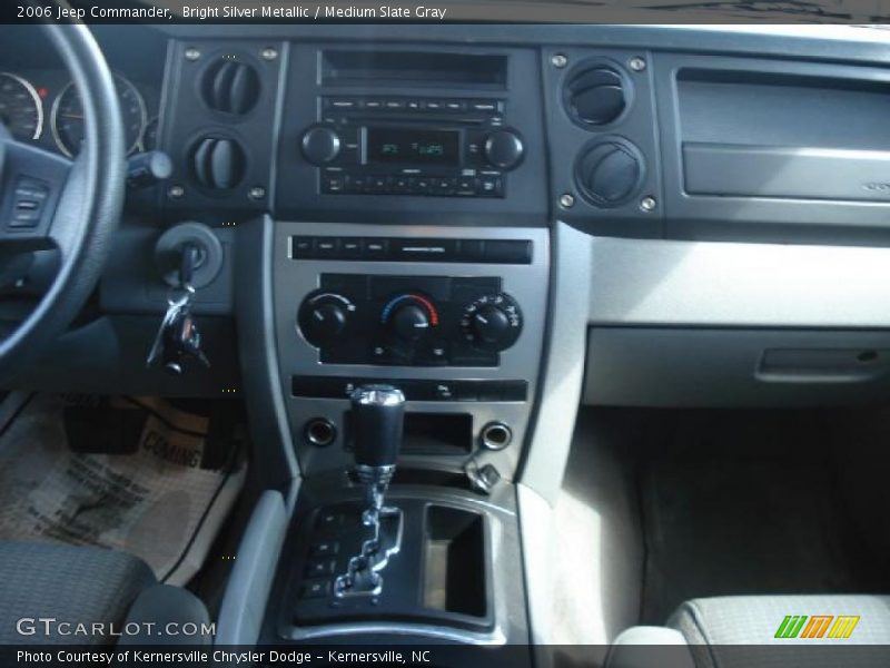 Bright Silver Metallic / Medium Slate Gray 2006 Jeep Commander