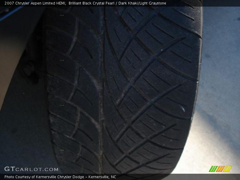 Brilliant Black Crystal Pearl / Dark Khaki/Light Graystone 2007 Chrysler Aspen Limited HEMI