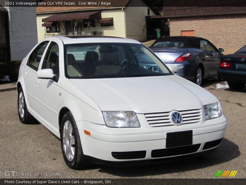 Front 3/4 View of 2001 Jetta GLX VR6 Sedan