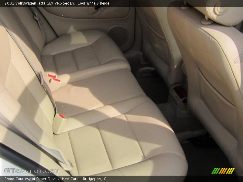 Cool White / Beige 2001 Volkswagen Jetta GLX VR6 Sedan