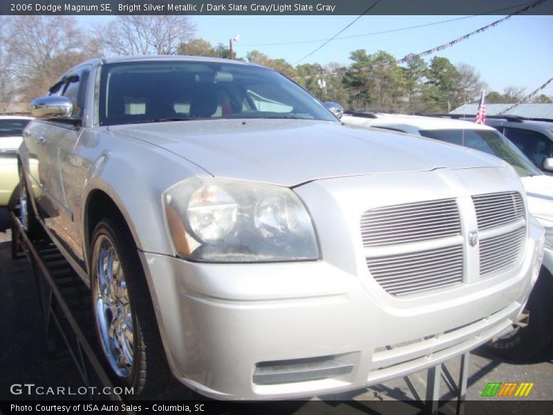 Bright Silver Metallic / Dark Slate Gray/Light Slate Gray 2006 Dodge Magnum SE