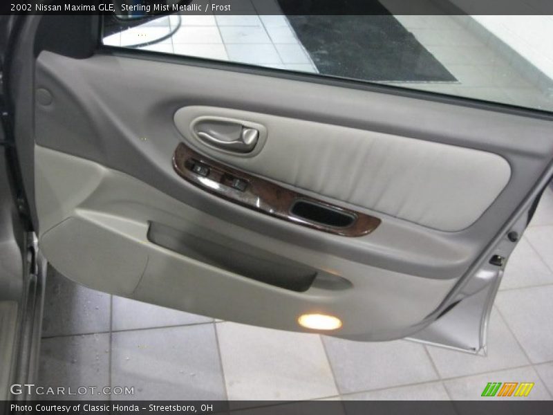 Sterling Mist Metallic / Frost 2002 Nissan Maxima GLE