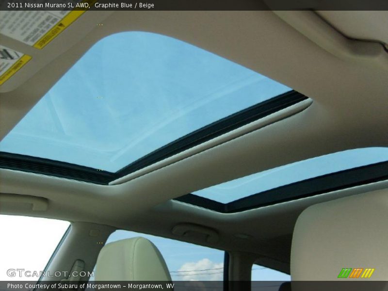 Sunroof of 2011 Murano SL AWD