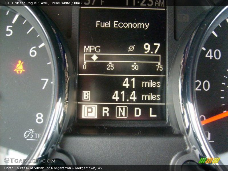 Pearl White / Black 2011 Nissan Rogue S AWD