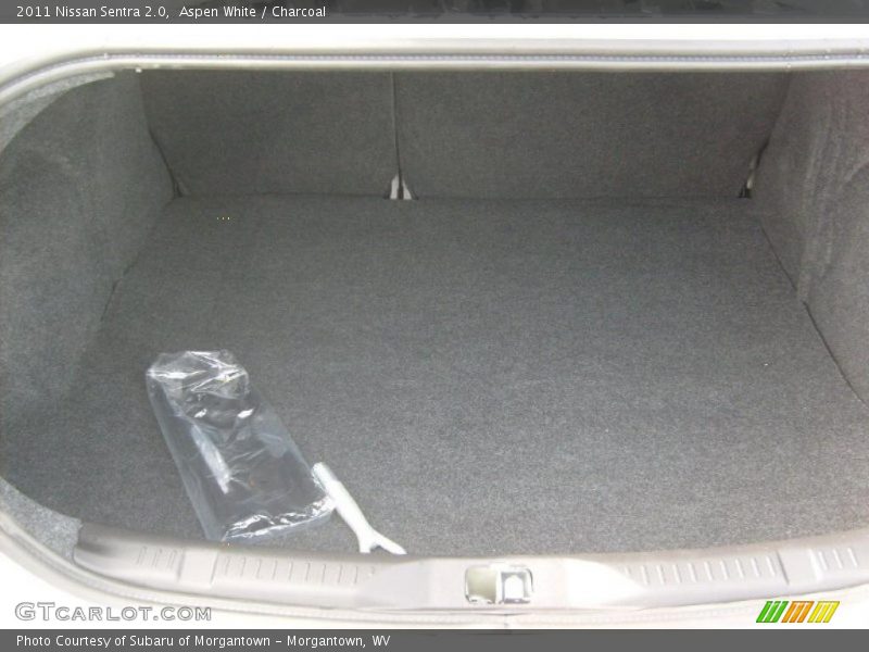 Aspen White / Charcoal 2011 Nissan Sentra 2.0