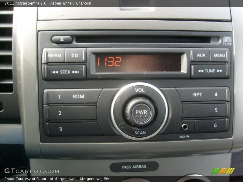 Aspen White / Charcoal 2011 Nissan Sentra 2.0