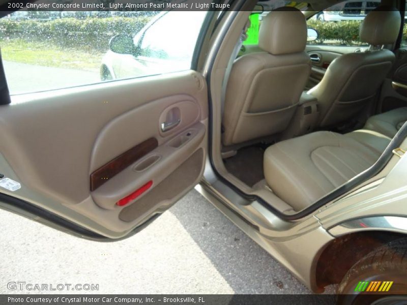 Light Almond Pearl Metallic / Light Taupe 2002 Chrysler Concorde Limited