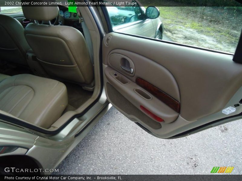 Light Almond Pearl Metallic / Light Taupe 2002 Chrysler Concorde Limited