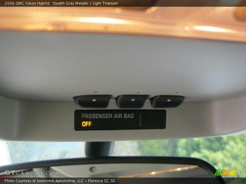 Stealth Gray Metallic / Light Titanium 2009 GMC Yukon Hybrid