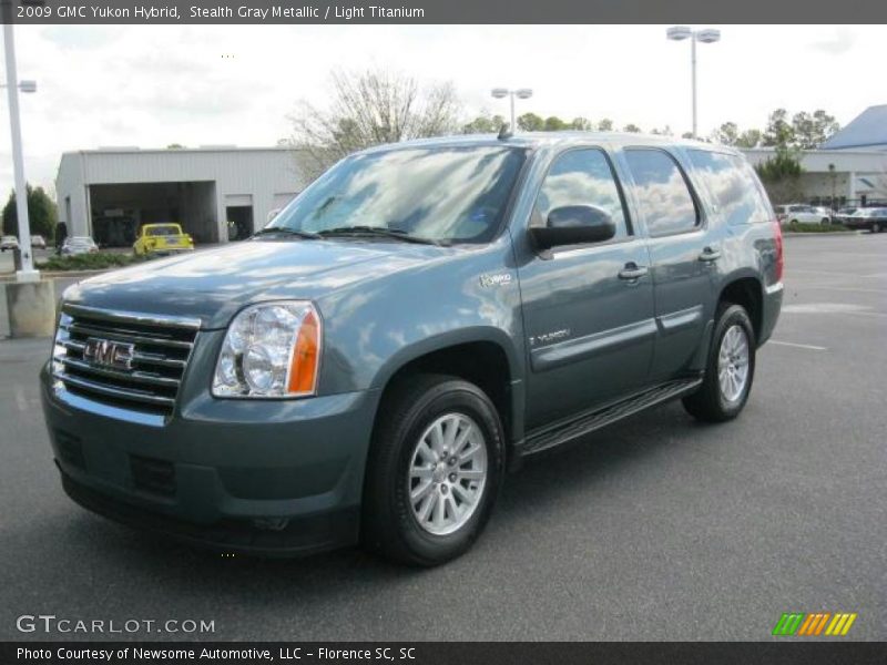 Front 3/4 View of 2009 Yukon Hybrid