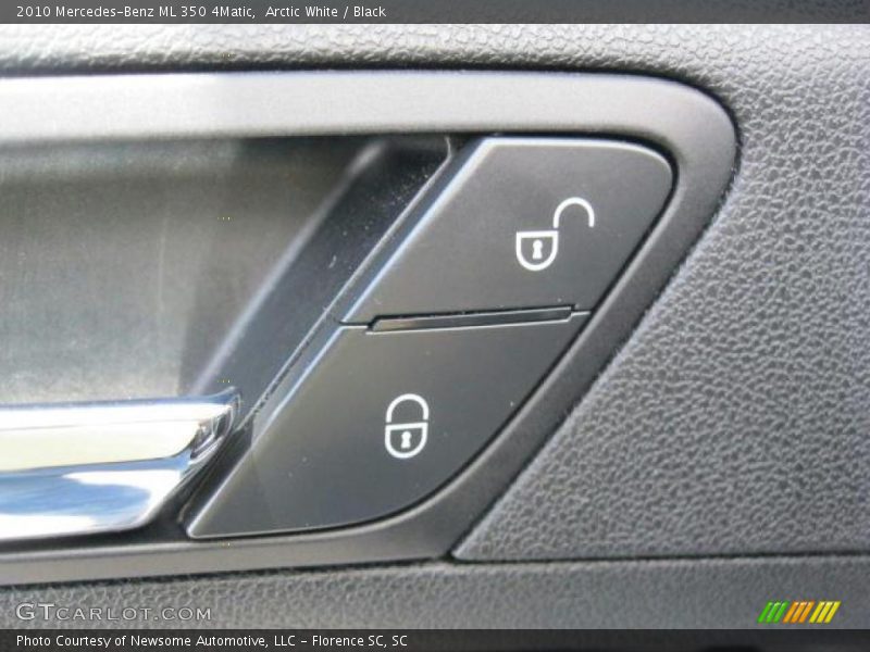 Arctic White / Black 2010 Mercedes-Benz ML 350 4Matic
