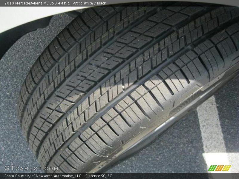 Arctic White / Black 2010 Mercedes-Benz ML 350 4Matic