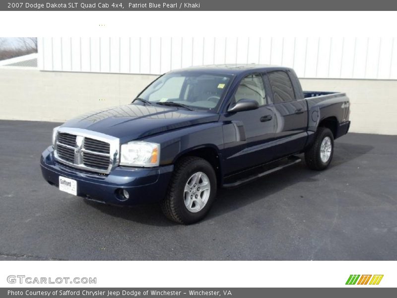 Front 3/4 View of 2007 Dakota SLT Quad Cab 4x4