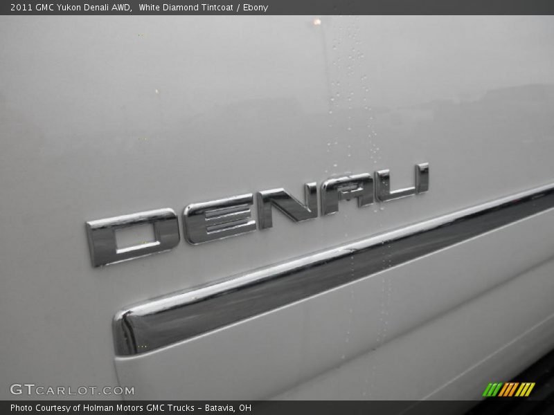 White Diamond Tintcoat / Ebony 2011 GMC Yukon Denali AWD