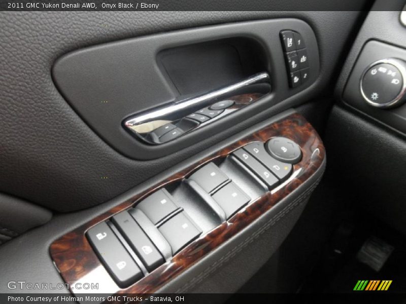 Onyx Black / Ebony 2011 GMC Yukon Denali AWD