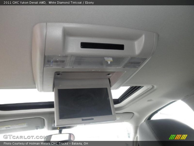 White Diamond Tintcoat / Ebony 2011 GMC Yukon Denali AWD