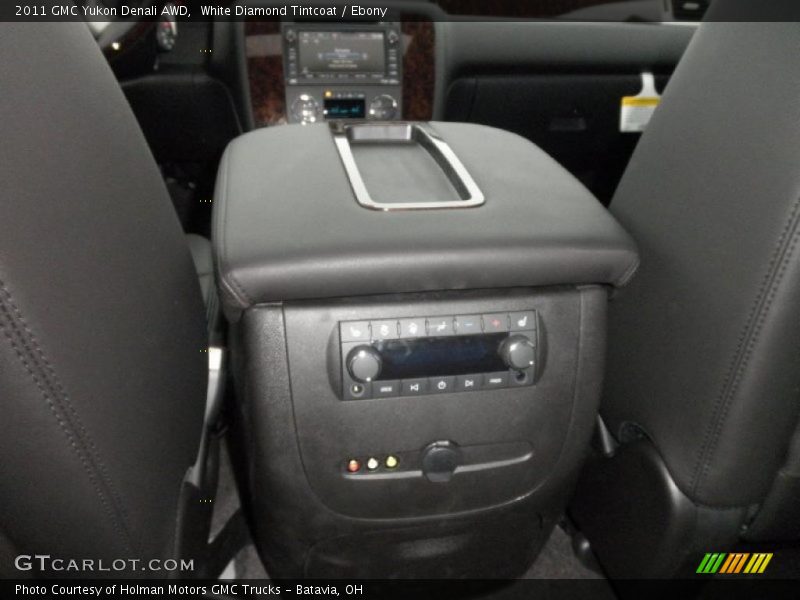 White Diamond Tintcoat / Ebony 2011 GMC Yukon Denali AWD