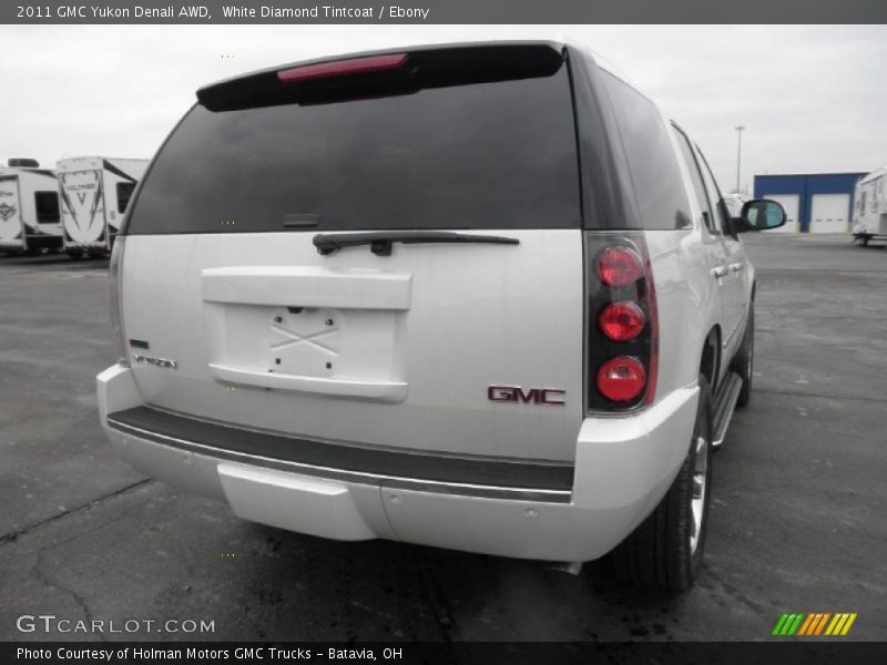 White Diamond Tintcoat / Ebony 2011 GMC Yukon Denali AWD