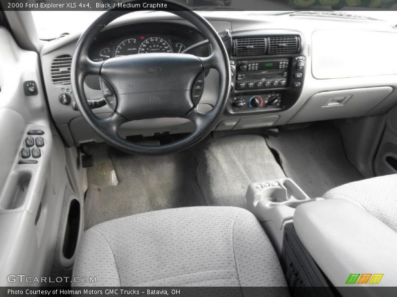 Dashboard of 2000 Explorer XLS 4x4