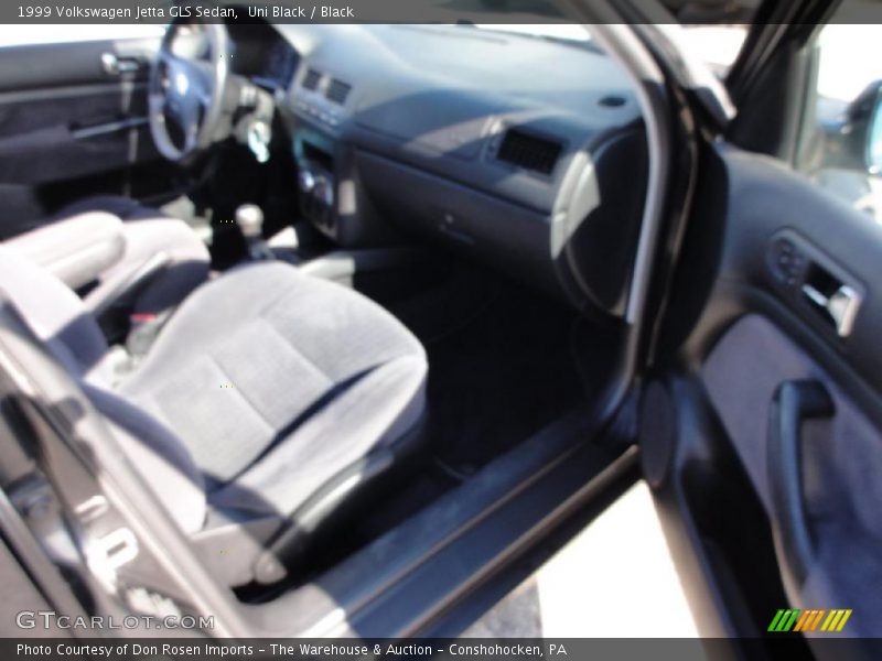 Uni Black / Black 1999 Volkswagen Jetta GLS Sedan