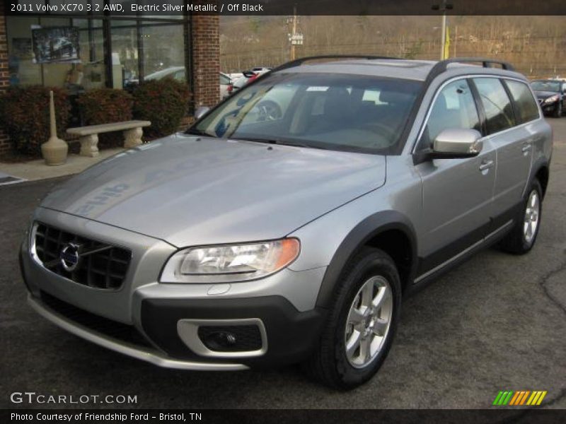 Electric Silver Metallic / Off Black 2011 Volvo XC70 3.2 AWD