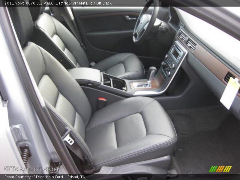  2011 XC70 3.2 AWD Off Black Interior