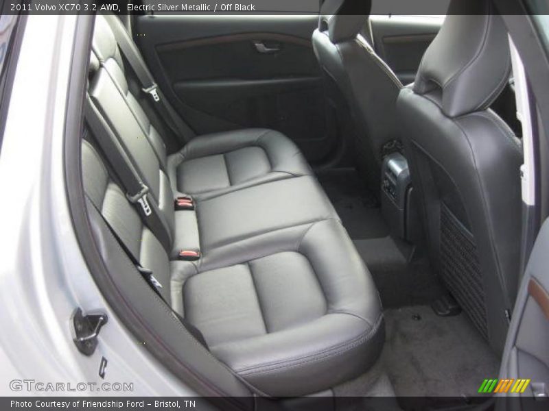  2011 XC70 3.2 AWD Off Black Interior