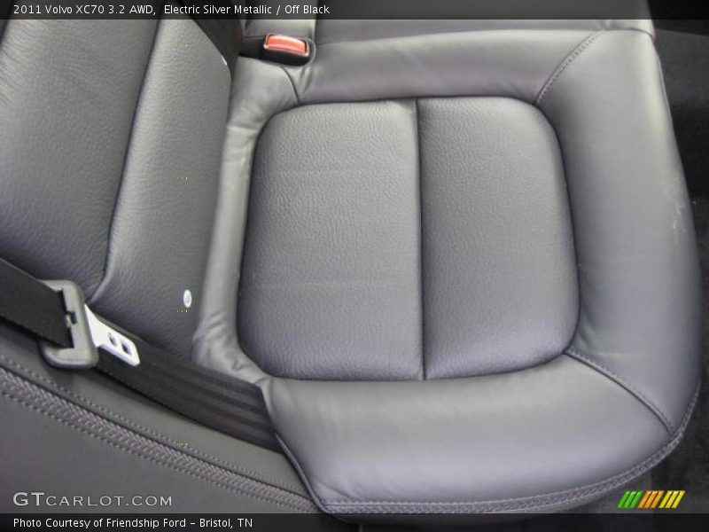 Electric Silver Metallic / Off Black 2011 Volvo XC70 3.2 AWD