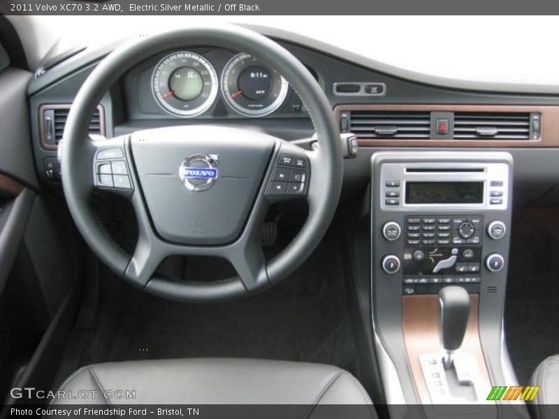 Dashboard of 2011 XC70 3.2 AWD