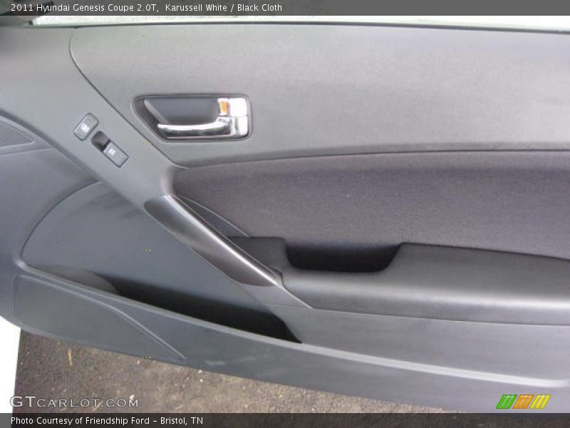 Karussell White / Black Cloth 2011 Hyundai Genesis Coupe 2.0T