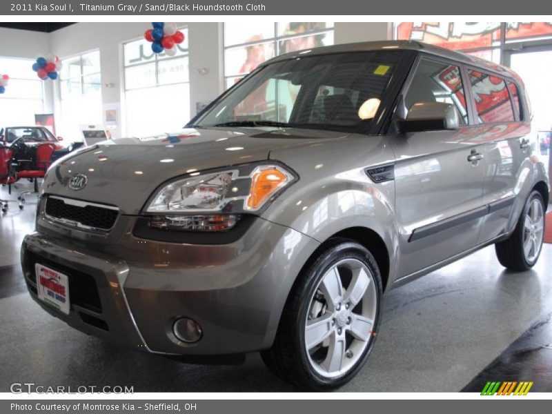 Titanium Gray / Sand/Black Houndstooth Cloth 2011 Kia Soul !