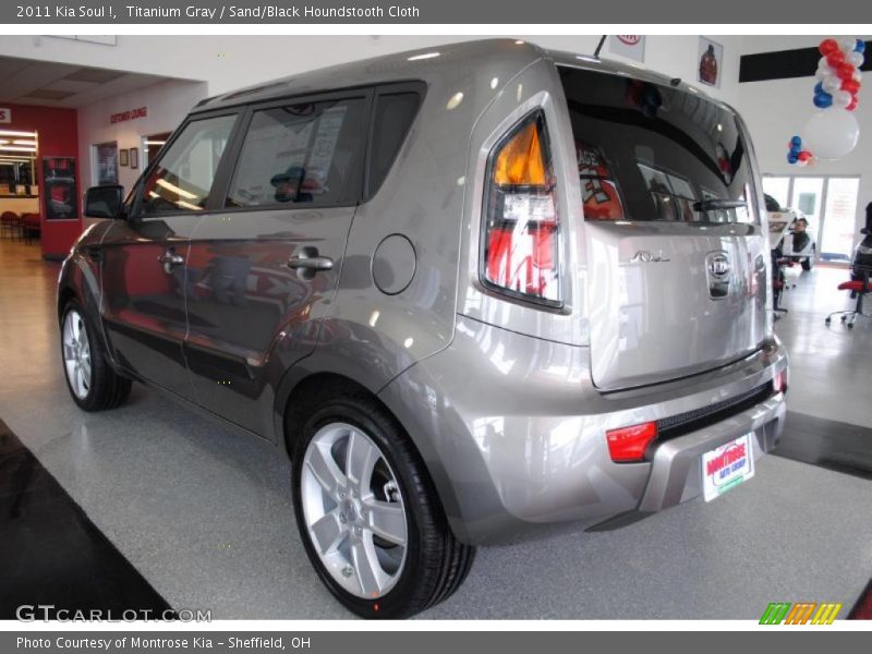Titanium Gray / Sand/Black Houndstooth Cloth 2011 Kia Soul !