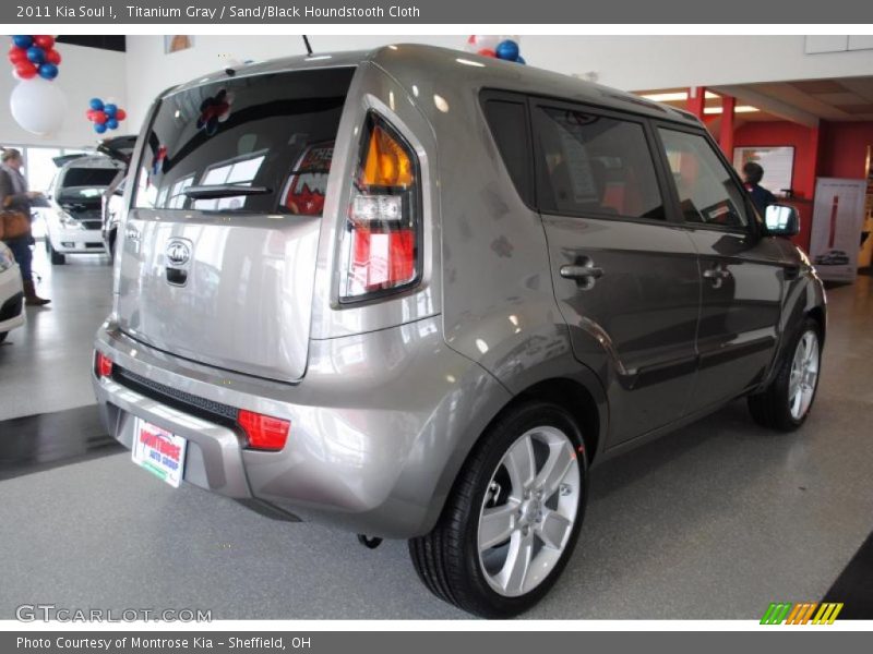 Titanium Gray / Sand/Black Houndstooth Cloth 2011 Kia Soul !