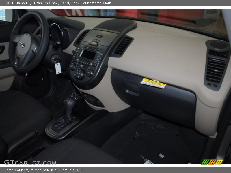 Titanium Gray / Sand/Black Houndstooth Cloth 2011 Kia Soul !