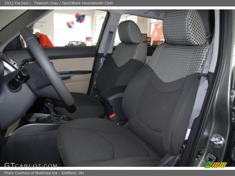 Titanium Gray / Sand/Black Houndstooth Cloth 2011 Kia Soul !