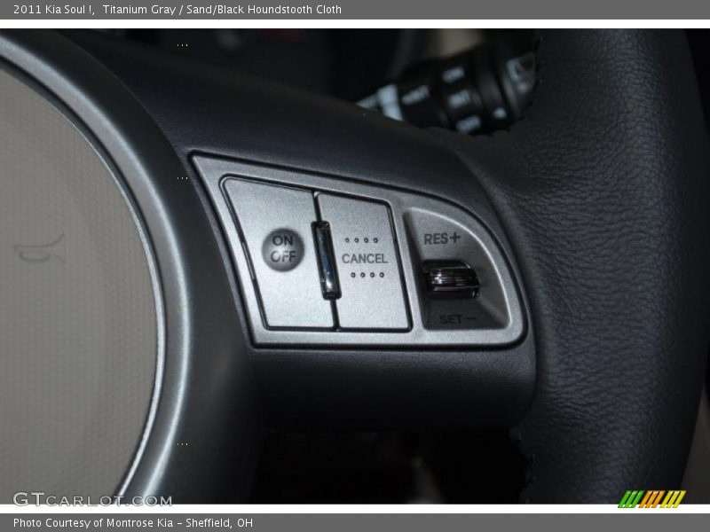 Titanium Gray / Sand/Black Houndstooth Cloth 2011 Kia Soul !
